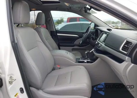 2018 Toyota Highlander Xle z USA, uszkodzony, nr VIN 5TDJZRFH0JS840225
